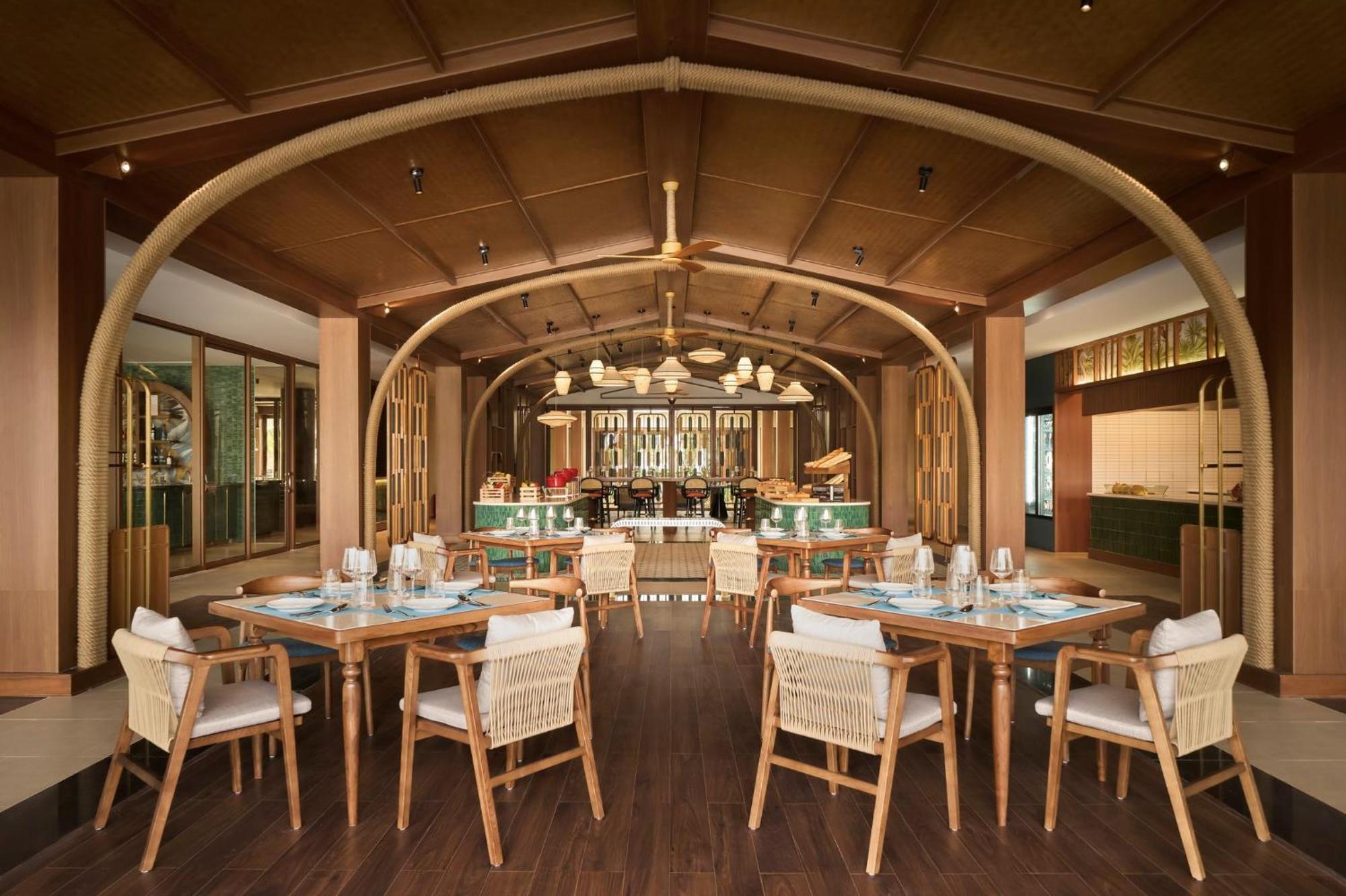 Voco Quang Binh Resort By Ihg Донгхой Экстерьер фото
